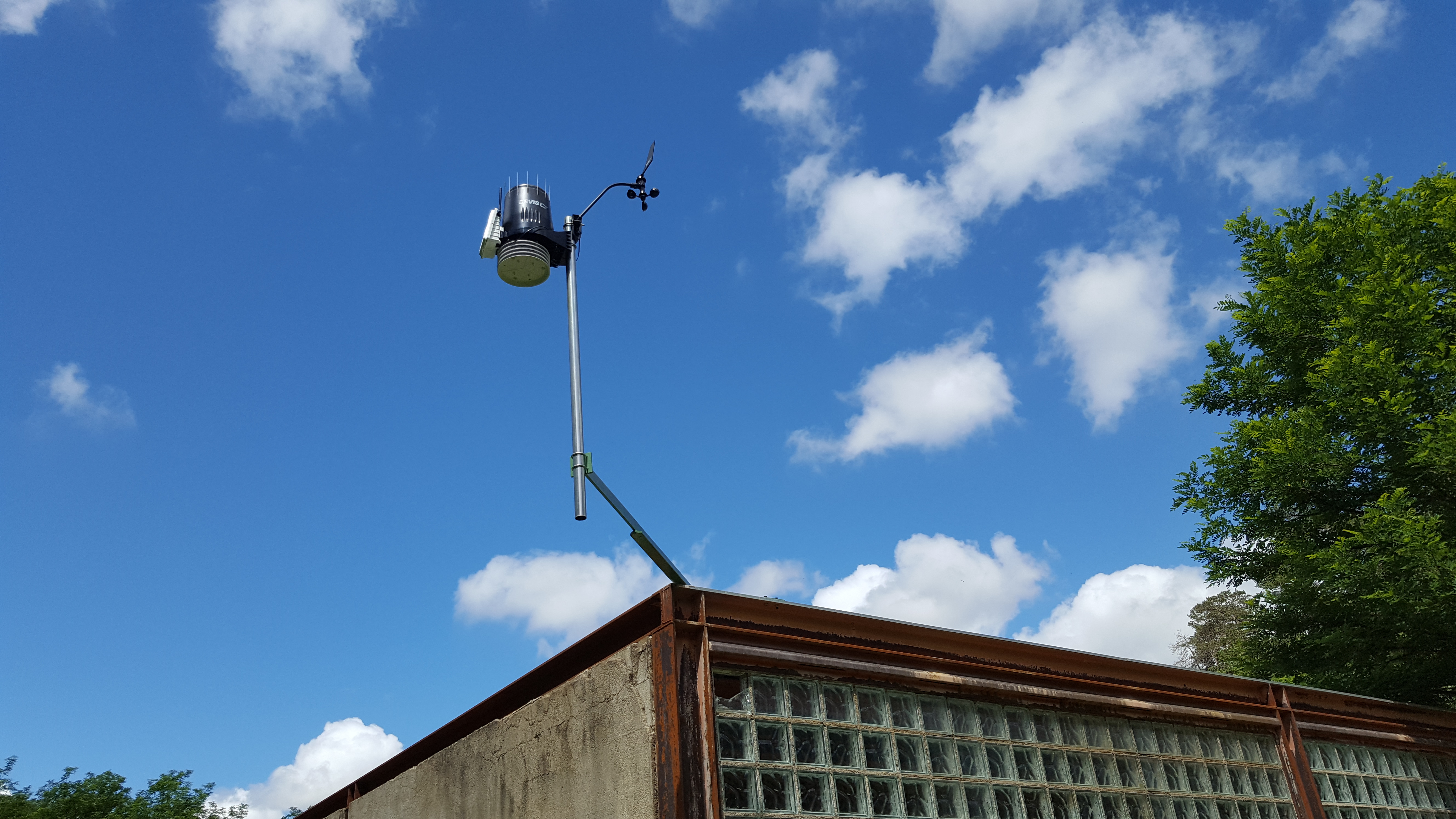 Sant Sadurní d´Osormort -Davis instruments